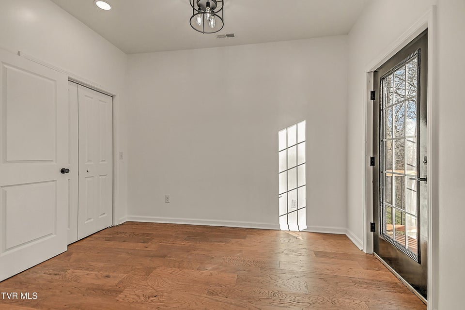 Photo #31: 145 Daniel Lane