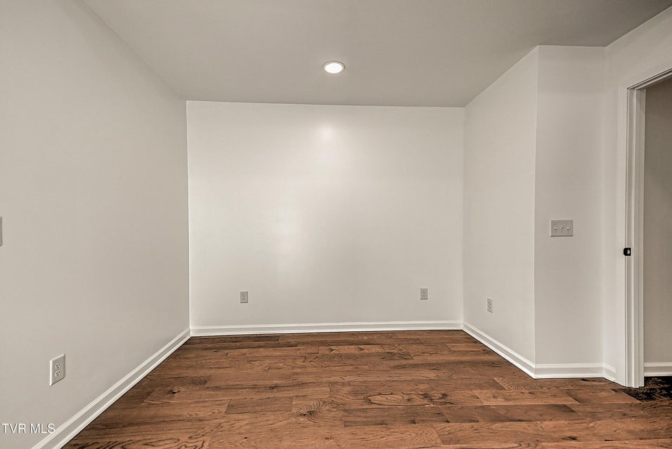 Photo #32: 145 Daniel Lane