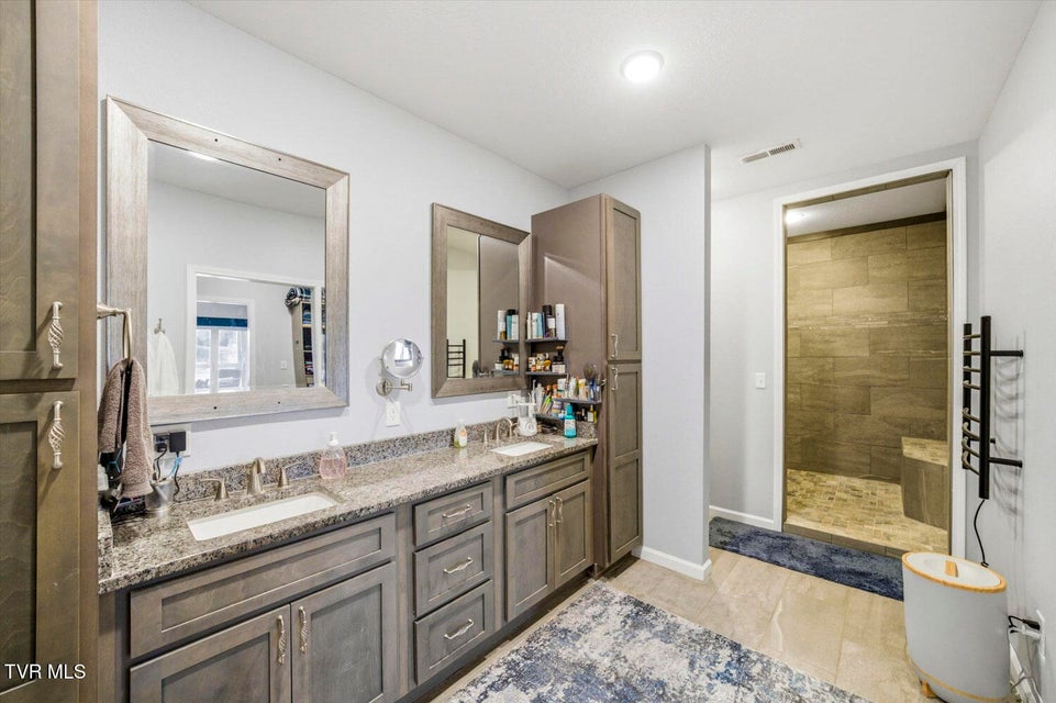 Photo #28: 1964 Harbor Hills Drive