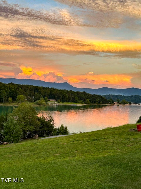 Photo #67: 1964 Harbor Hills Drive