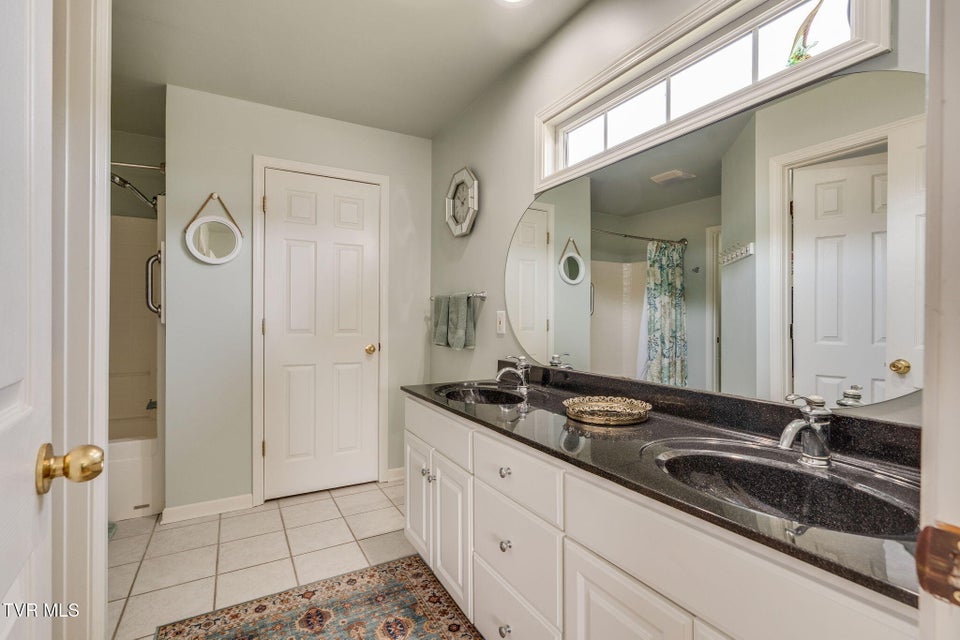 Photo #19: 20850b Meadowbrook Drive