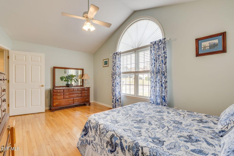 Photo #22: 20850b Meadowbrook Drive