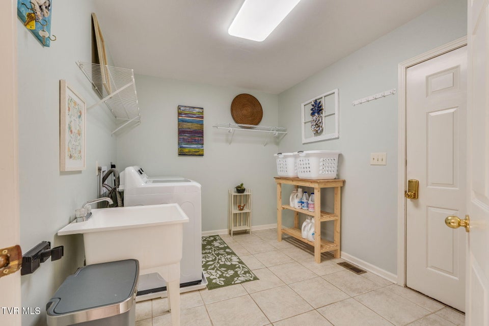 Photo #25: 20850b Meadowbrook Drive