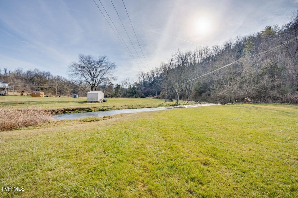 Photo #32: 20850b Meadowbrook Drive