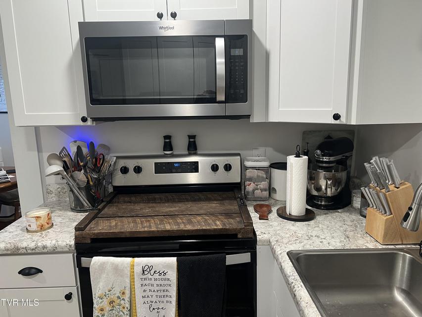 Photo #13: 4061 Highway 126 