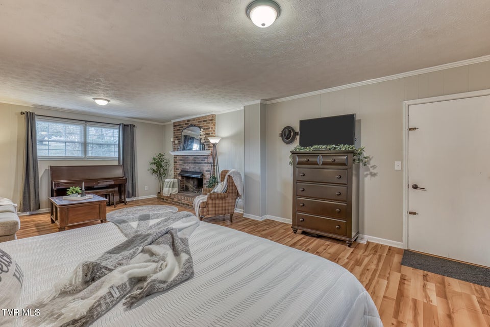 Photo #36: 110 Hazelwood Drive