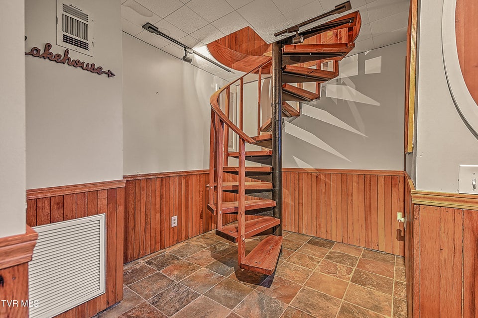 Photo #3: 125 Shirley Street