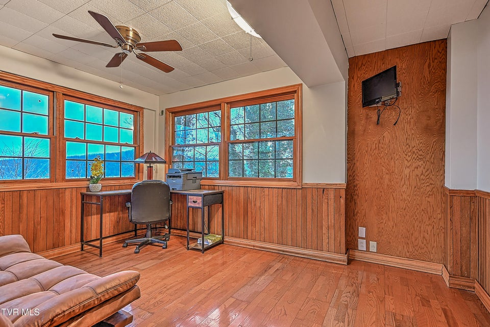 Photo #11: 125 Shirley Street