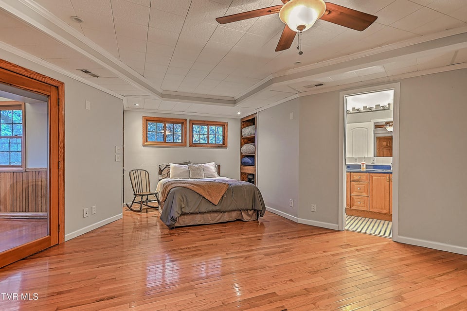 Photo #17: 125 Shirley Street