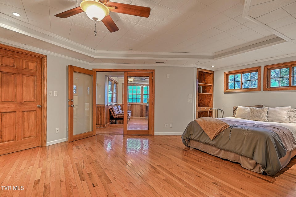 Photo #19: 125 Shirley Street