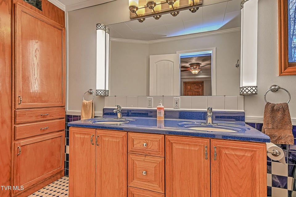 Photo #20: 125 Shirley Street