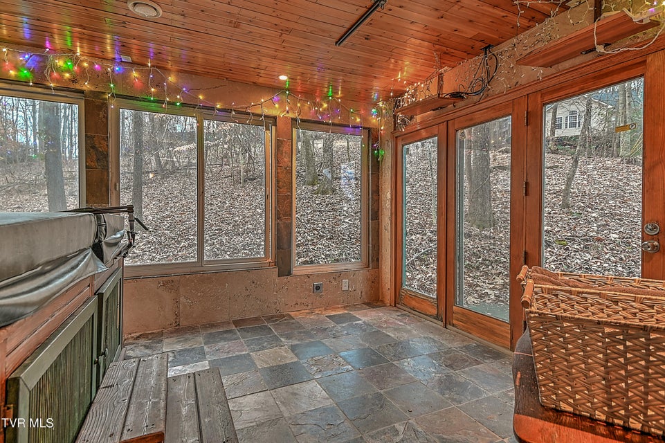 Photo #22: 125 Shirley Street