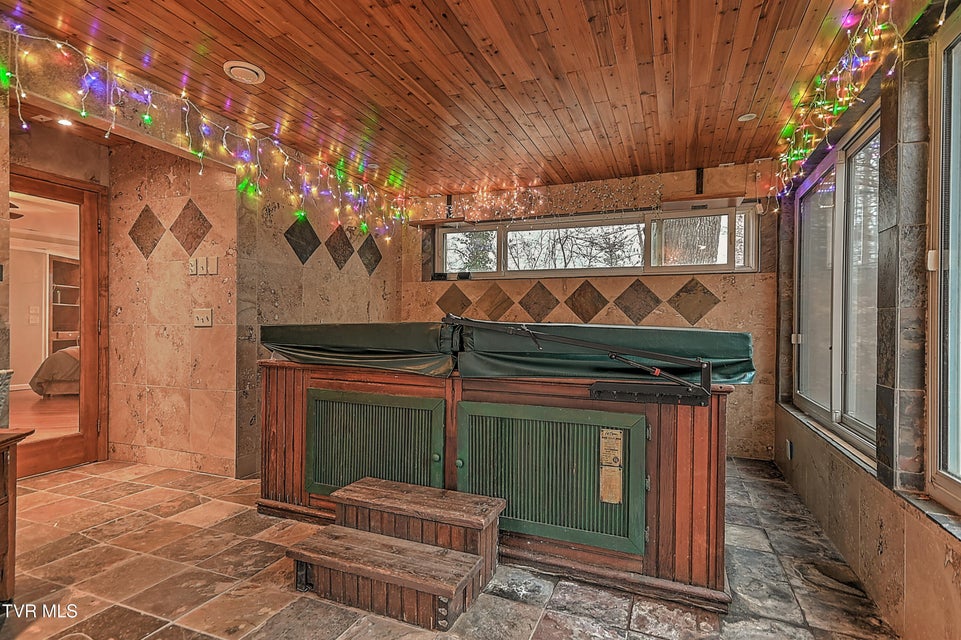 Photo #24: 125 Shirley Street