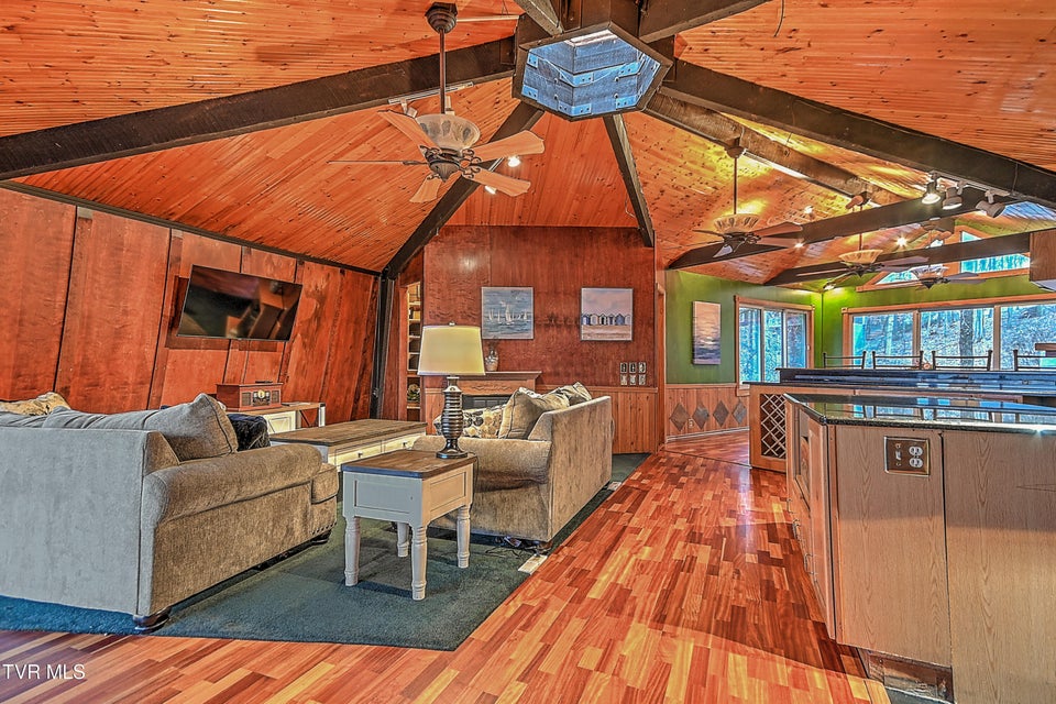 Photo #25: 125 Shirley Street