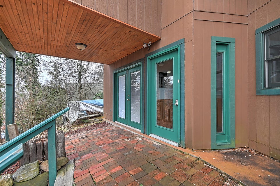 Photo #44: 125 Shirley Street