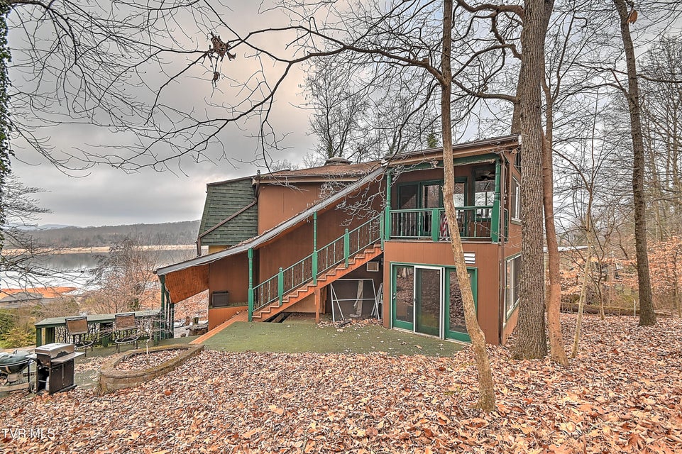 Photo #47: 125 Shirley Street