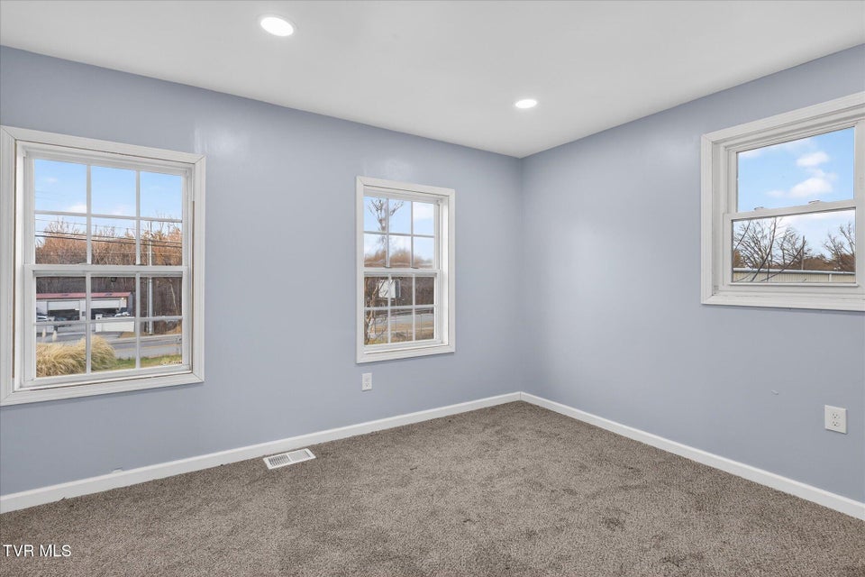 Photo #11: 127 Kinley Drive