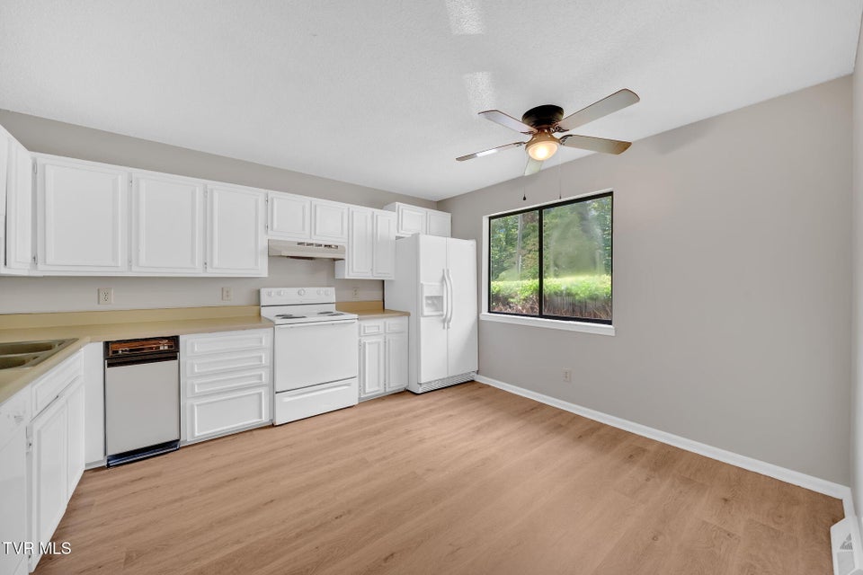 Photo #5: 1559 Colony Park Drive