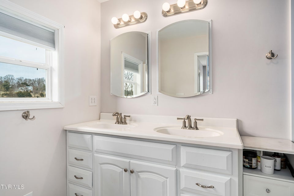 Photo #35: 120 Hicks Road