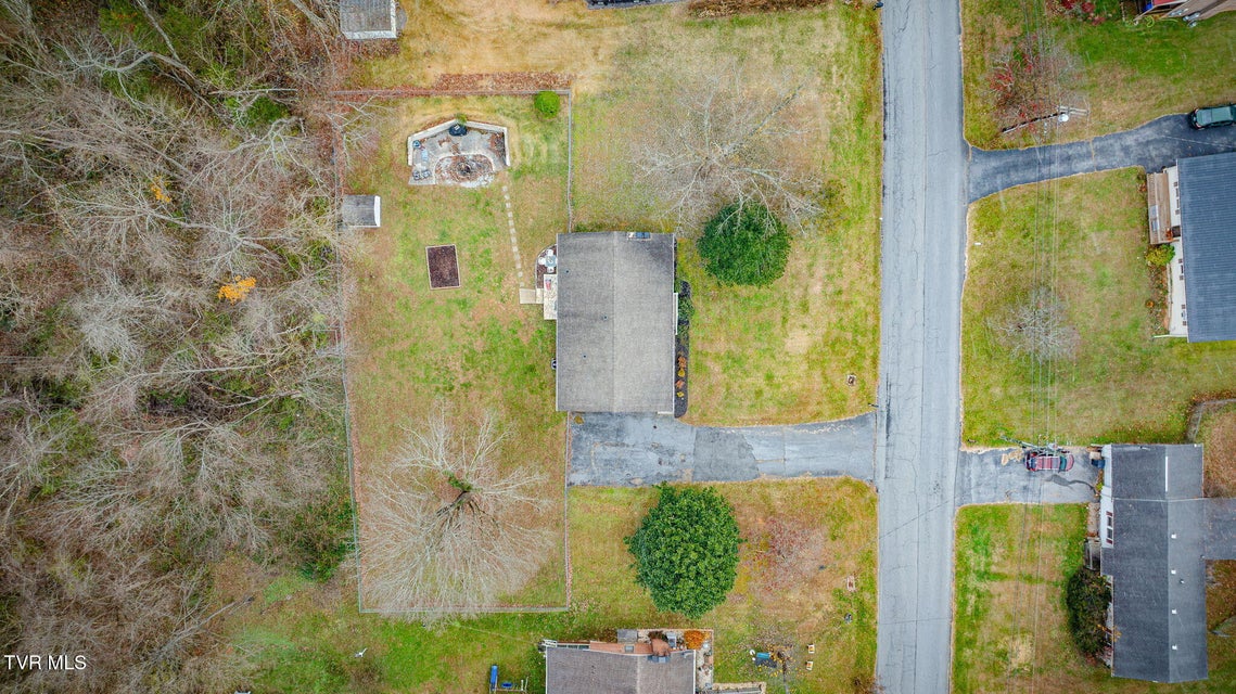 Photo #37: 237 Paramount Drive