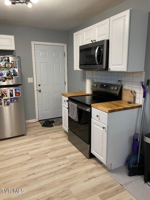 Photo #8: 147 Third Street