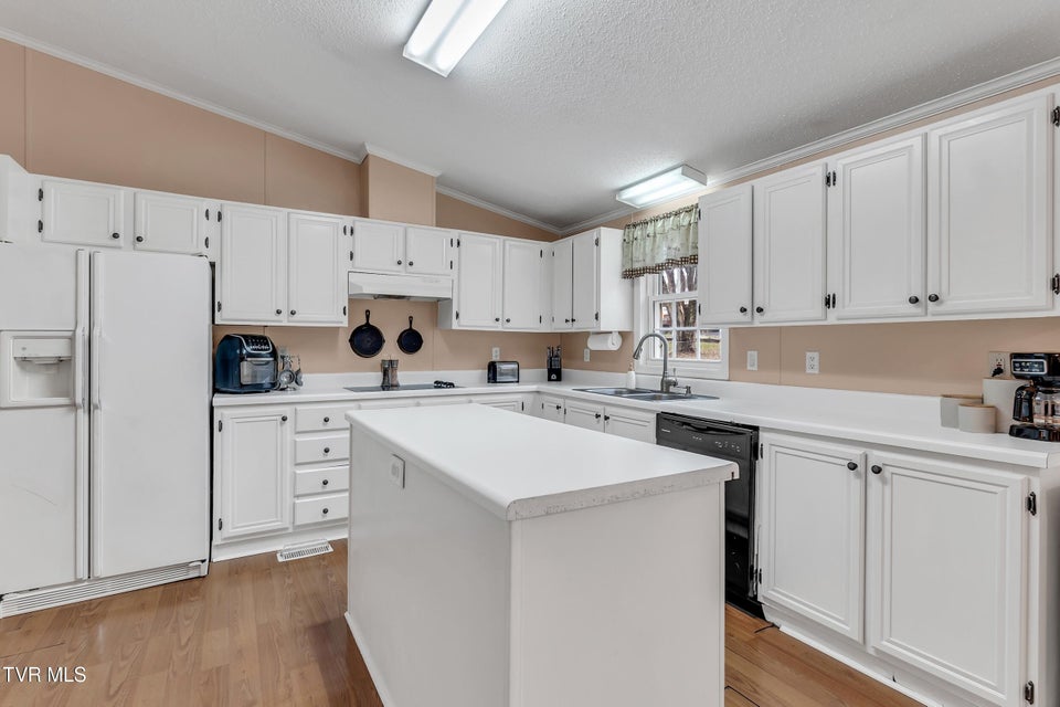 Photo #13: 309 Sammons Pvt Drive