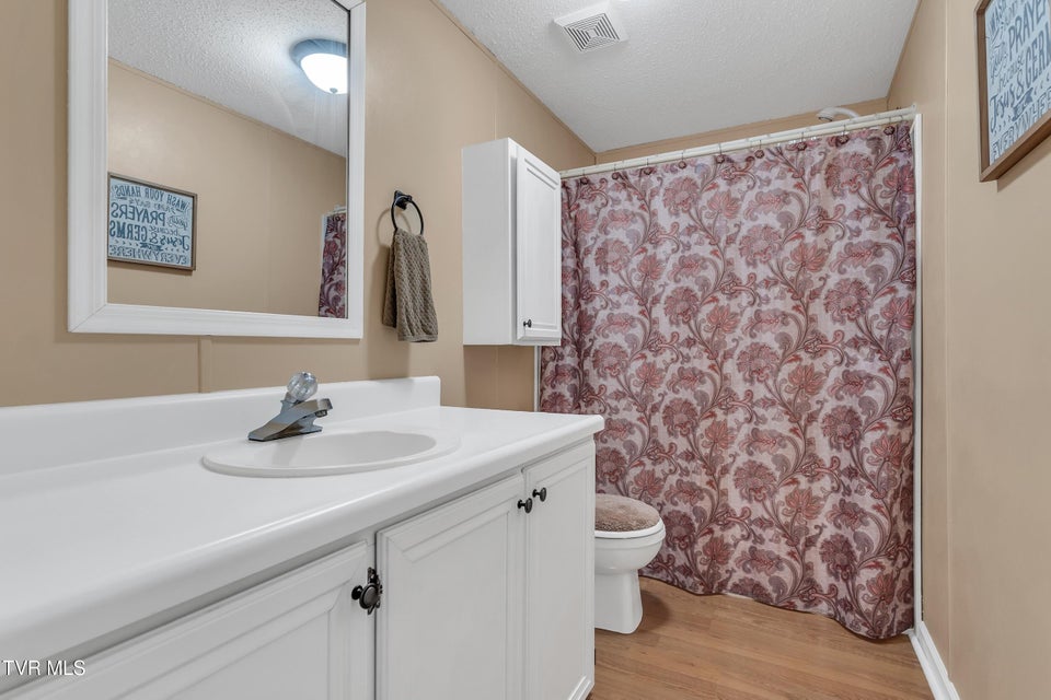 Photo #28: 309 Sammons Pvt Drive