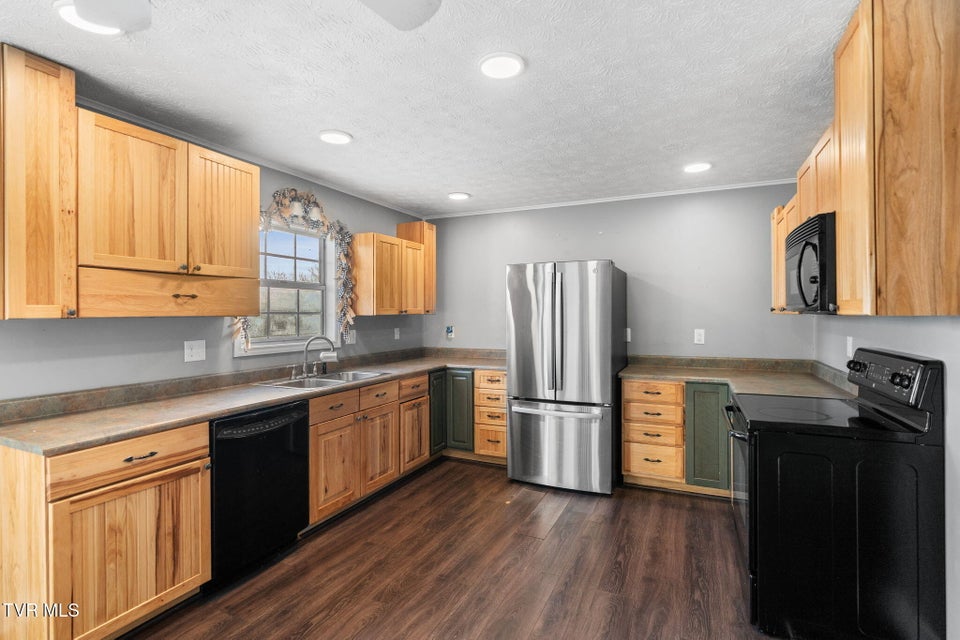 Photo #8: 255 Sioux Trail