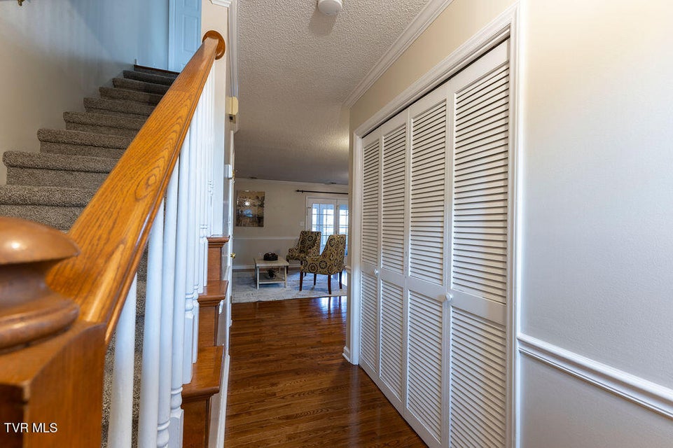 Photo #5: 400 Sunset Dr 