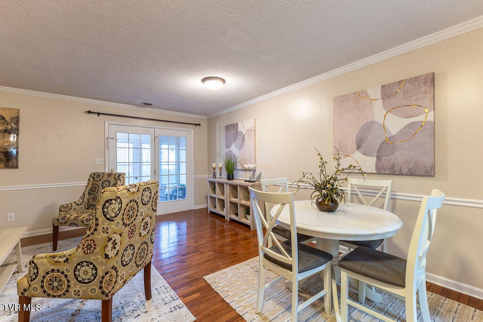 Photo #8: 400 Sunset Dr 