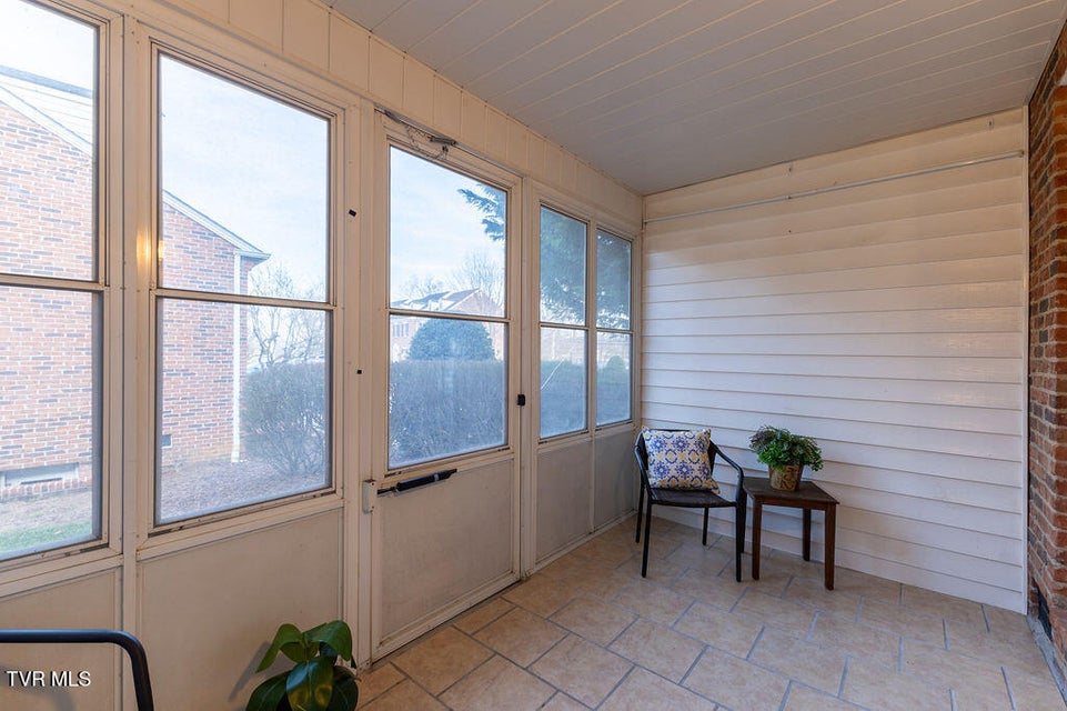 Photo #17: 400 Sunset Dr 