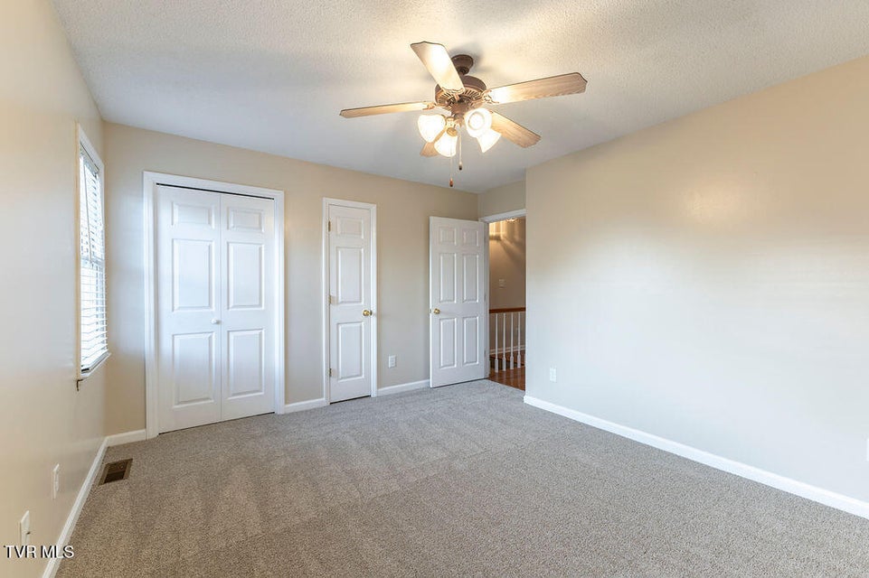 Photo #27: 400 Sunset Dr 