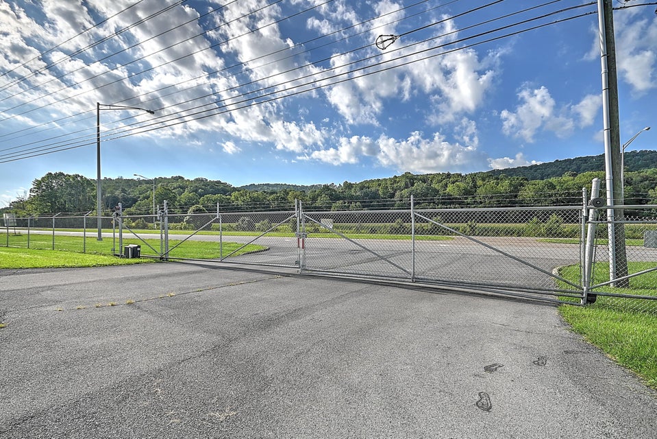 Photo #40: 3930 Stone Drive