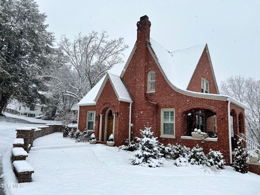 Photo #40: 224 Mason Place