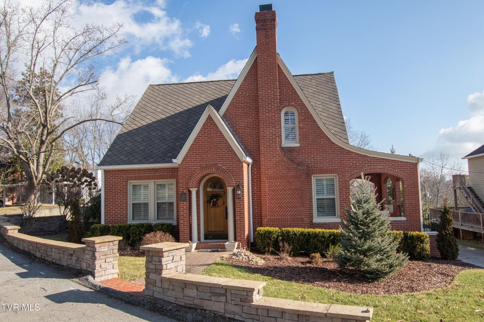 Photo #41: 224 Mason Place