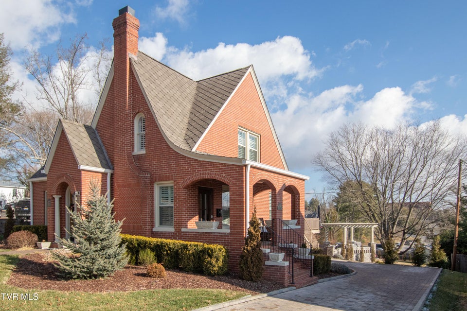 Photo #42: 224 Mason Place