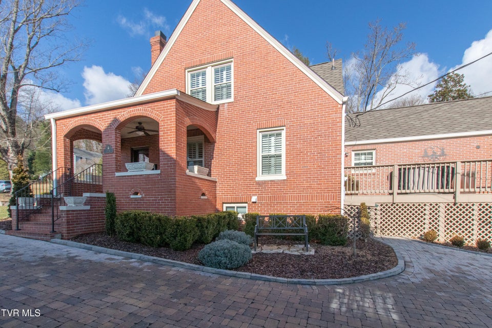 Photo #44: 224 Mason Place