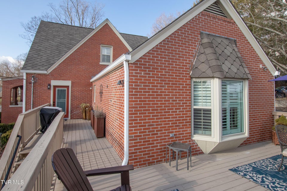 Photo #37: 224 Mason Place