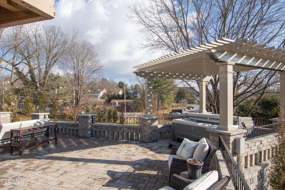 Photo #29: 224 Mason Place