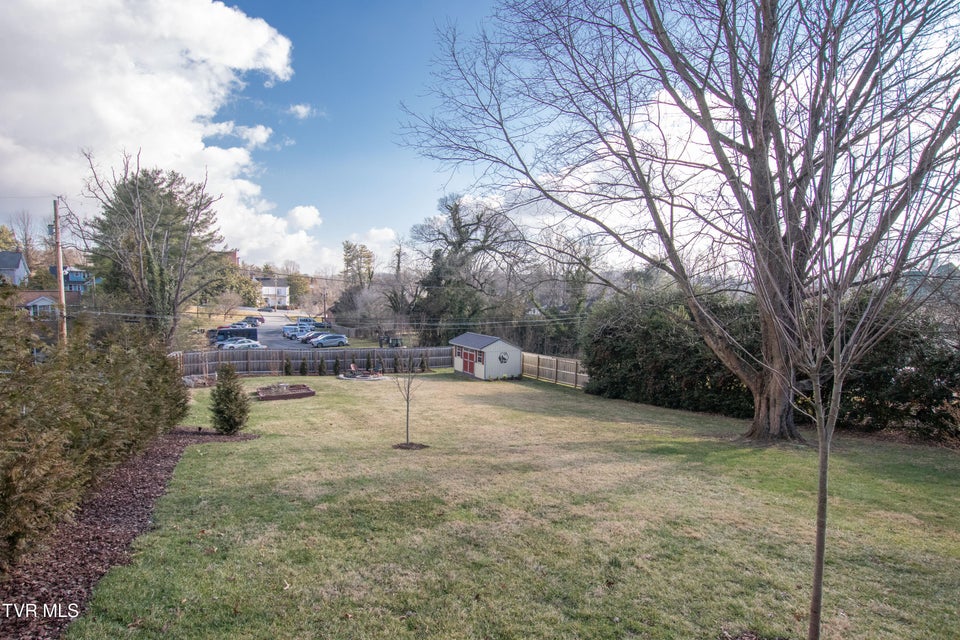 Photo #32: 224 Mason Place