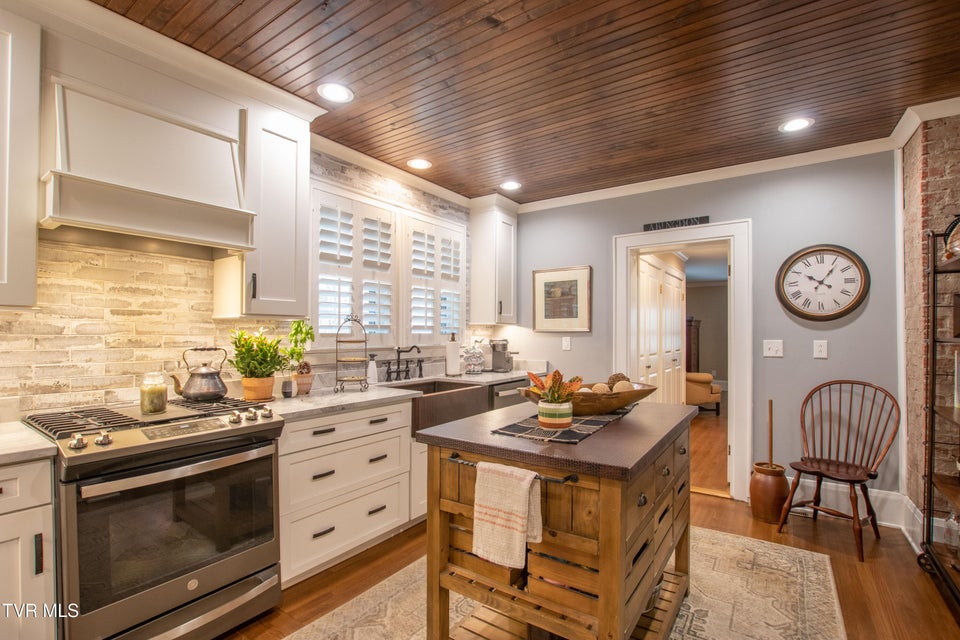 Photo #7: 224 Mason Place