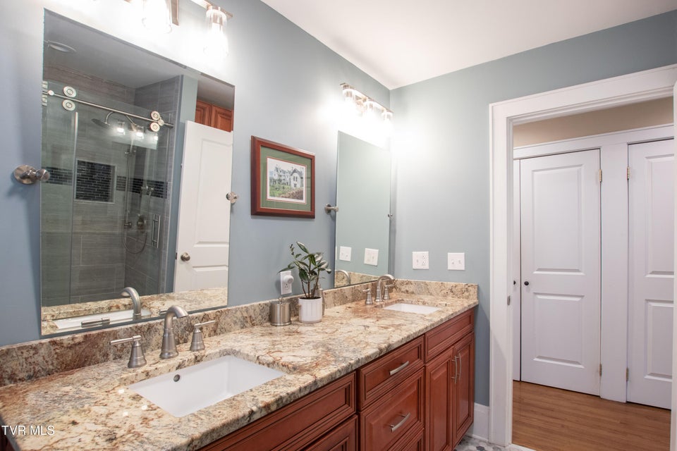 Photo #12: 224 Mason Place