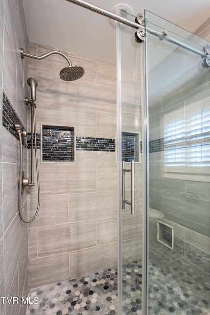 Photo #13: 224 Mason Place