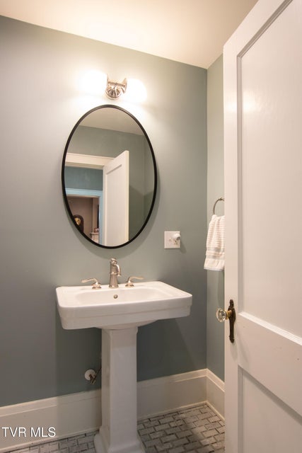 Photo #16: 224 Mason Place