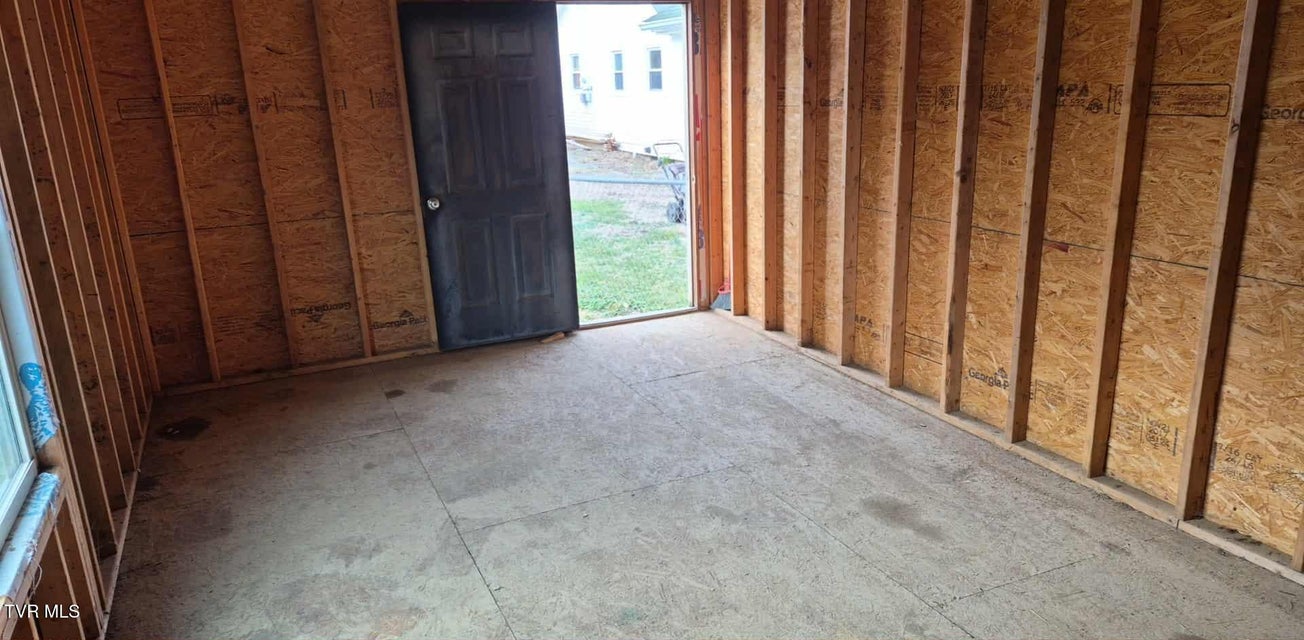 Photo #20: 412 Main Street