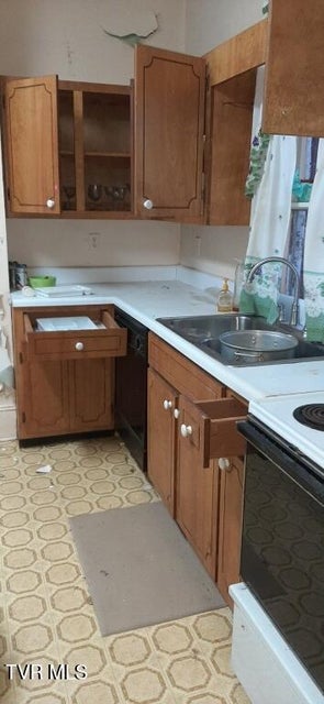 Photo #16: 141 Sevier Avenue