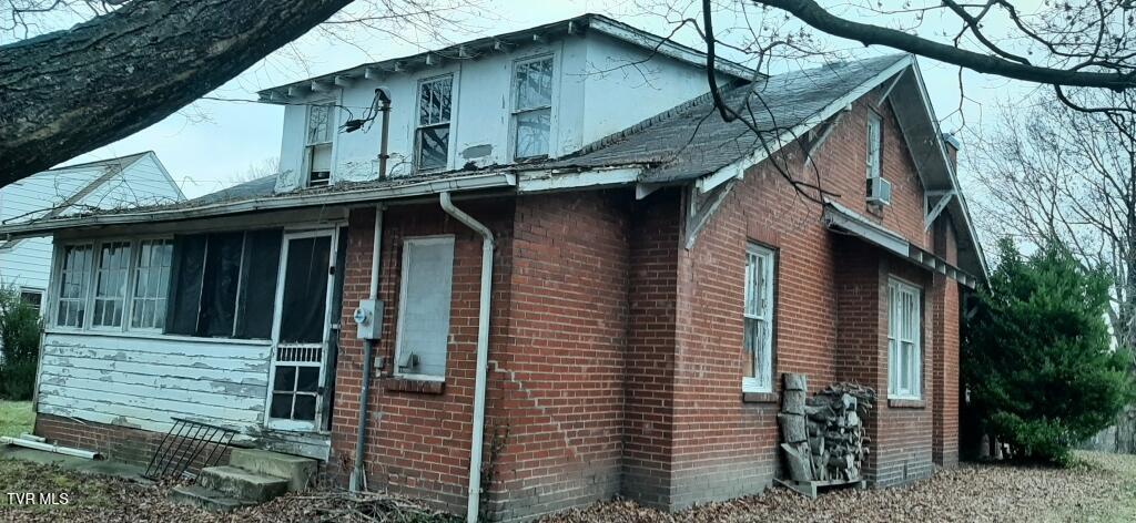 Photo #34: 141 Sevier Avenue