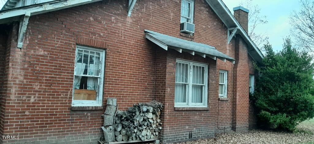 Photo #35: 141 Sevier Avenue