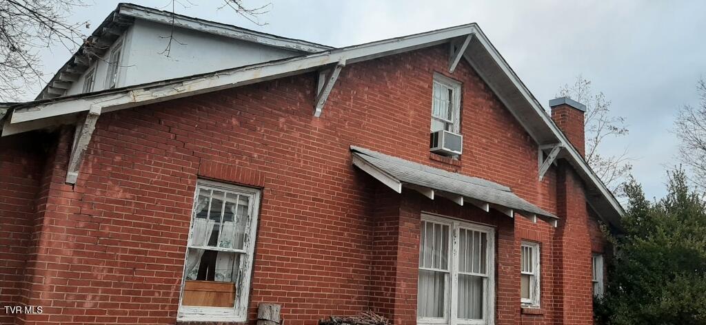 Photo #36: 141 Sevier Avenue