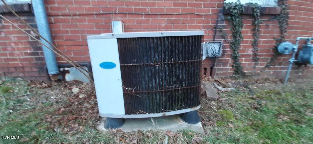 Photo #40: 141 Sevier Avenue